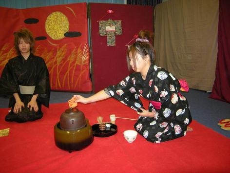 teikyo tea ceremony3.jpg